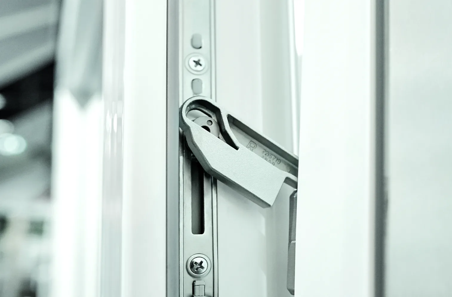 Фурнитура для окон: критерии долговечности и профессиональный подход к выбору механизмов - 4